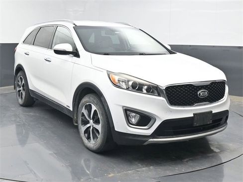 Used 2016 Kia Sorento EX image 1