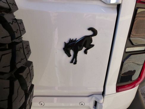 Used 2025 Ford Bronco Outer Banks AWD/4WD image 9