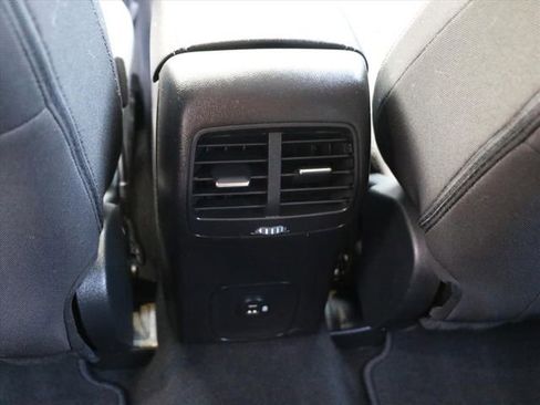 Used 2021 Ford Escape SE w/ SE Sport Appearance Package image 19