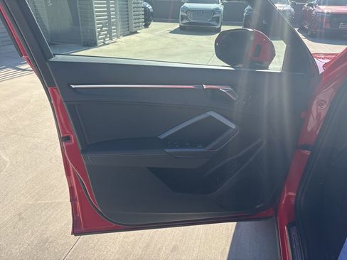 Used 2025 Audi Q3 2.0T Premium w/ Convenience Package image 10