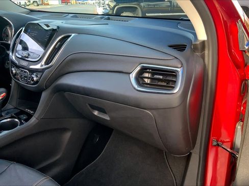 Used 2023 Chevrolet Equinox Premier image 18