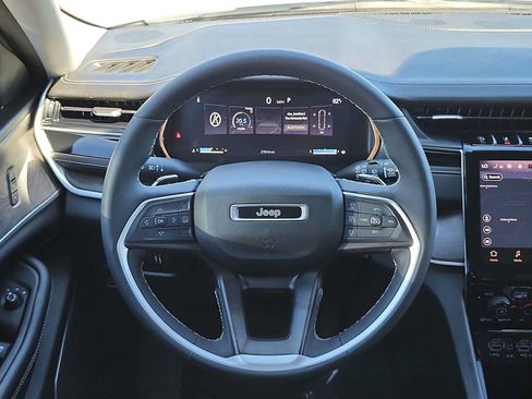 Used 2024 Jeep Grand Cherokee L Limited RWD image 18