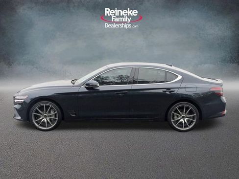 Used 2025 Genesis G70 2.5T RWD image 9