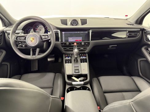 Certified 2026 Porsche Macan AWD/4WD image 20
