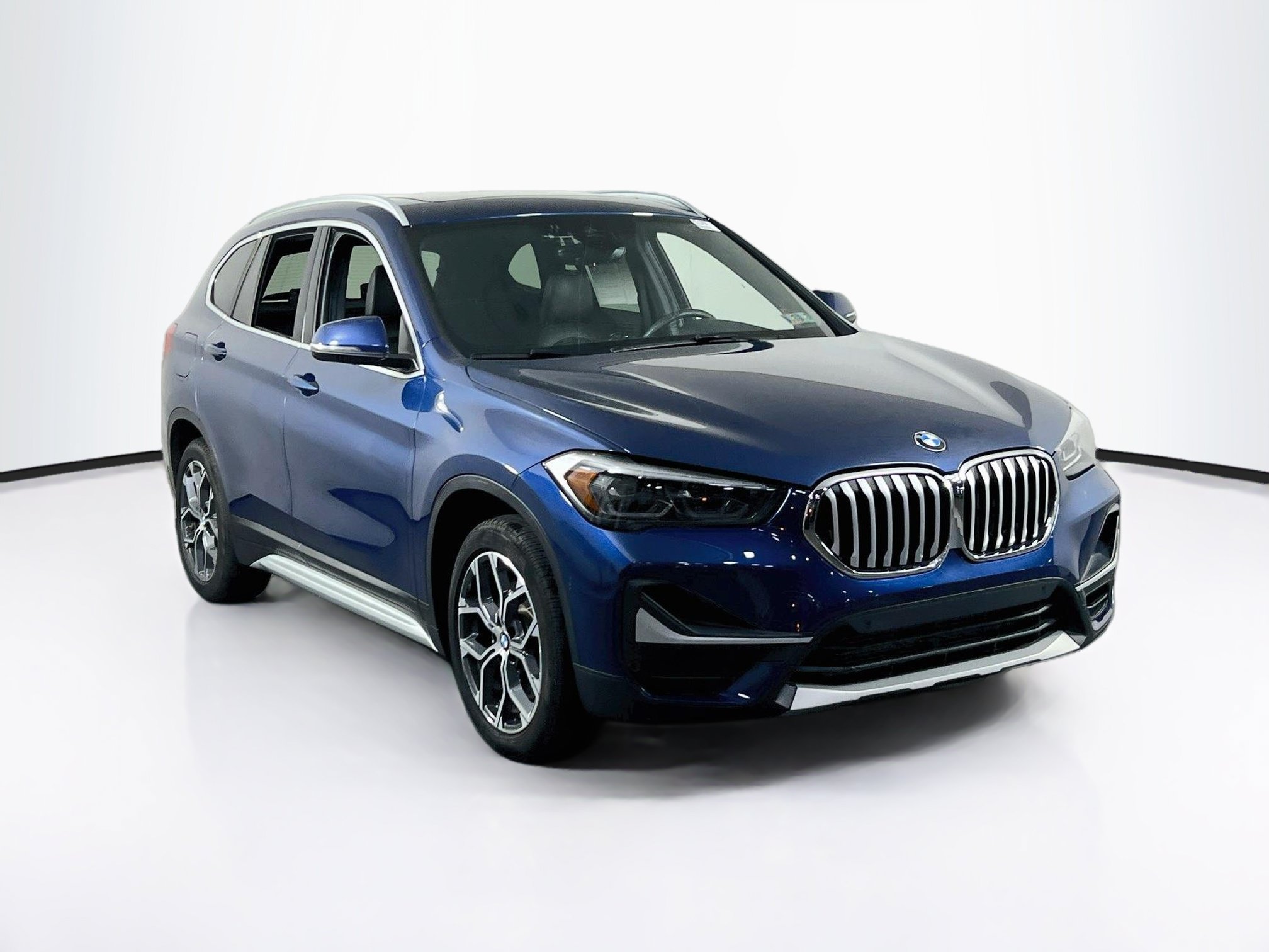 Used 2021 BMW X1 xDrive28i w/ Premium Package AWD/4WD image 3