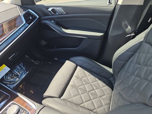 New 2026 BMW X7 xDrive40i image 16