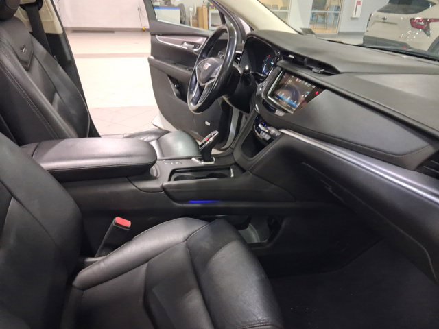 Used 2018 Cadillac XT5 Luxury w/ Driver Awareness Package AWD/4WD image 15