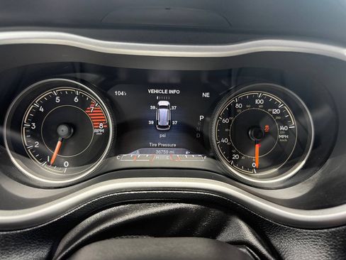 Used 2018 Jeep Cherokee Trailhawk w/ Comfort/Convenience Group AWD/4WD image 37