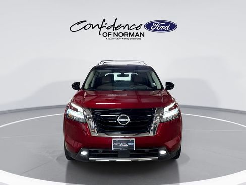 Used 2023 Nissan Pathfinder Platinum w/ Lighting Package (N92) AWD/4WD image 2