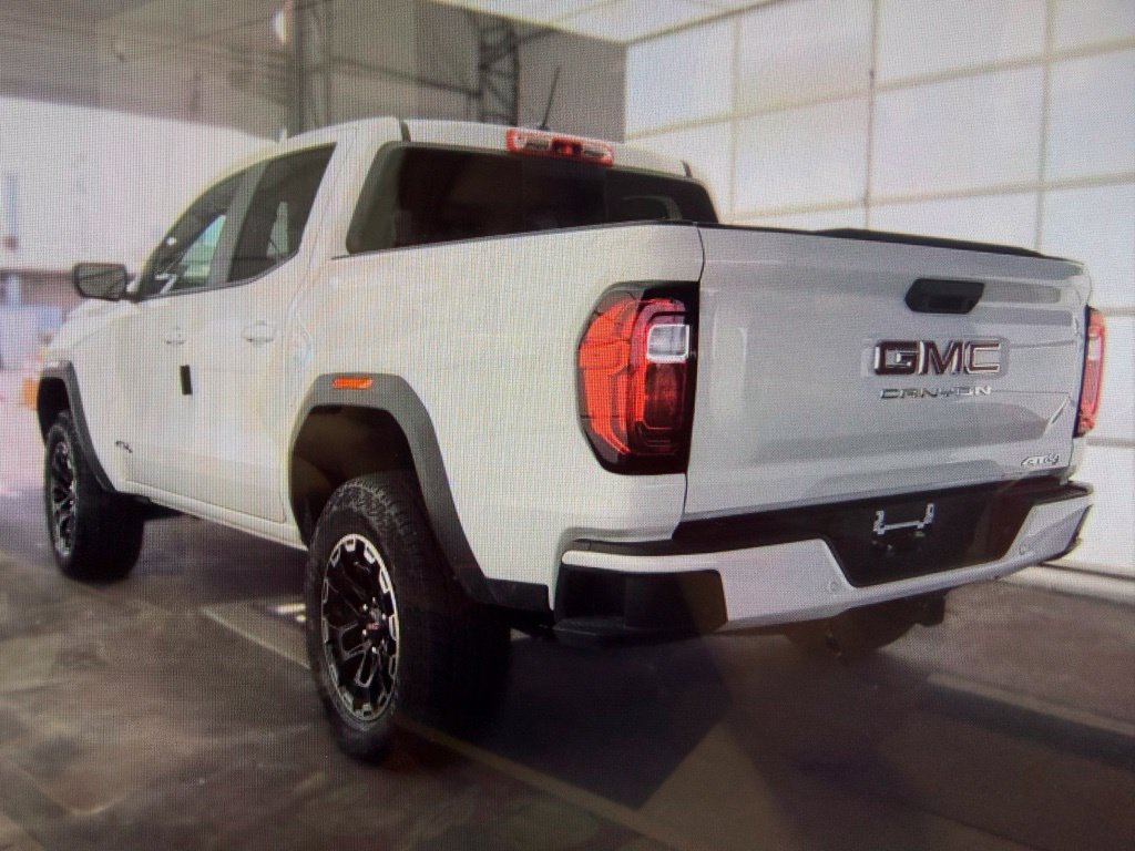 Used 2026 GMC Canyon AT4 AWD/4WD image 3