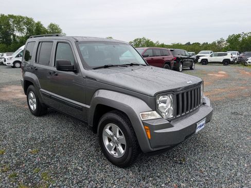 Used 2012 Jeep Liberty Sport w/ Popular Equipment Group AWD/4WD image 7