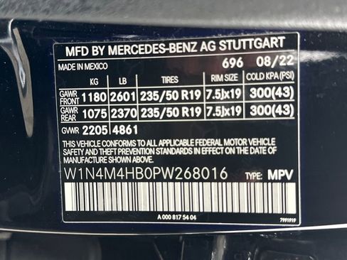 Used 2023 Mercedes-Benz GLB 250 4MATIC image 26