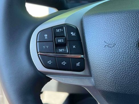 Used 2026 Ford Explorer Active AWD/4WD image 24