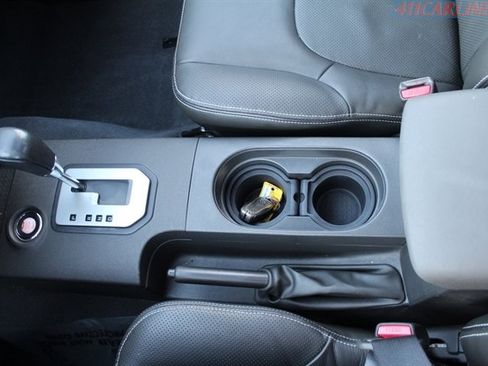 Used 2020 Nissan Frontier PRO-4X w/ Pro-4x Utility Package image 17