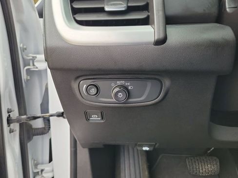 Used 2024 GMC Terrain SLE image 15