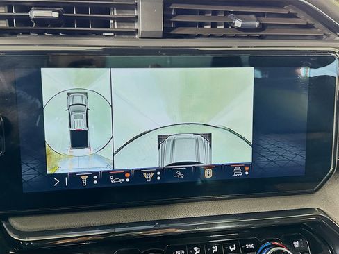 Used 2024 GMC Sierra 1500 AT4 image 46