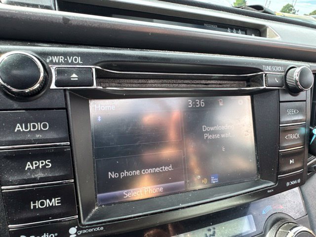 Used 2018 Toyota RAV4 XLE FWD image 3
