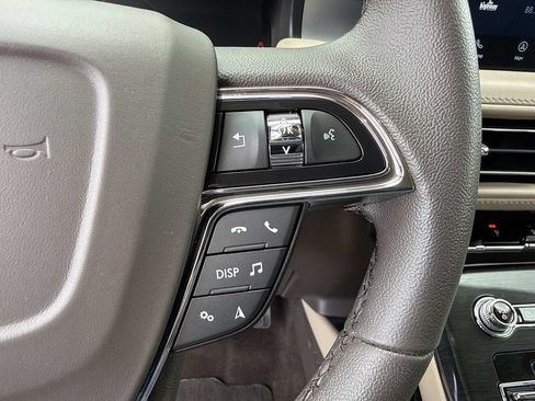 Certified 2023 Lincoln Nautilus AWD w/ Premium Package image 29