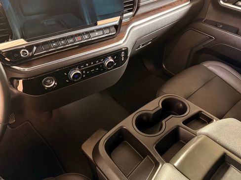 Used 2024 GMC Sierra 1500 SLT image 26