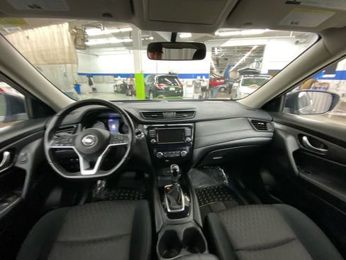 Used 2018 Nissan Rogue SV AWD/4WD image 26