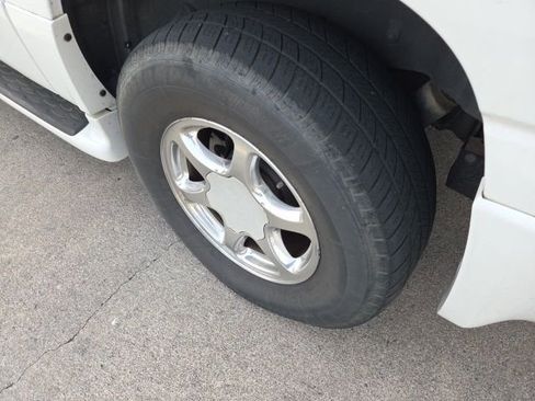 Used 2003 GMC Yukon XL Denali image 5