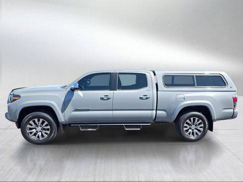 Used 2021 Toyota Tacoma Limited AWD/4WD image 3