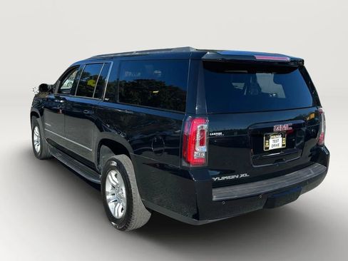 Used 2017 GMC Yukon XL SLT w/ Premium Edition image 6