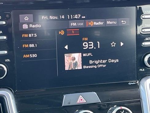 Used 2023 Kia Sorento LX image 13