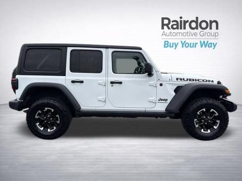 Used 2025 Jeep Wrangler Unlimited Rubicon AWD/4WD image 8