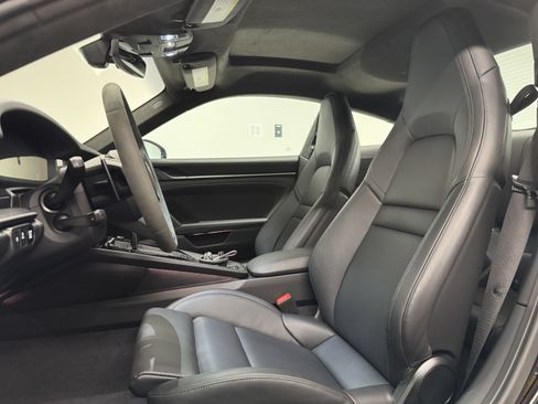 Used 2025 Porsche 911 GTS image 11