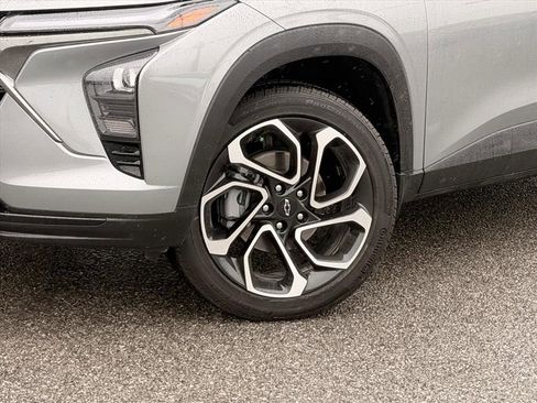 Used 2025 Chevrolet Trax RS w/ Sunroof Package image 28