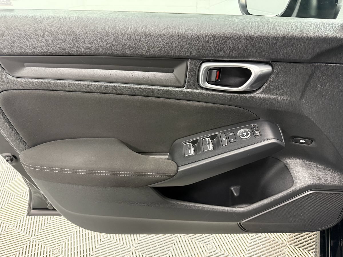 Used 2023 Honda Civic Sport image 9