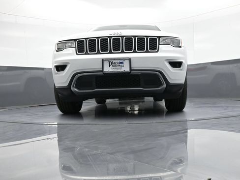 Used 2018 Jeep Grand Cherokee Limited AWD/4WD image 26
