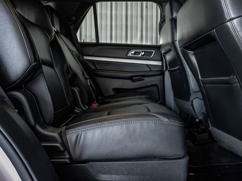 Used 2017 Ford Explorer XLT w/ Equipment Group 202A image 35