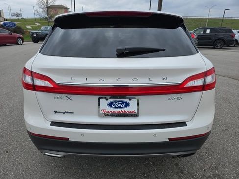 Used 2017 Lincoln MKX Reserve w/ Lincoln MKX Climate Package image 4