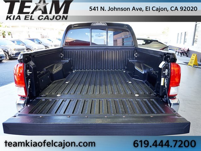 Used 2017 Toyota Tacoma SR5 w/ Tow Package AWD/4WD image 15
