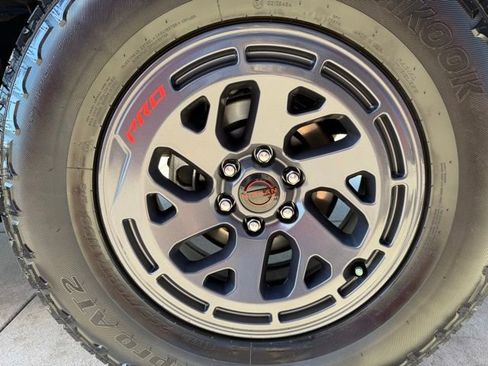 Certified 2025 Nissan Frontier PRO-4X AWD/4WD image 9
