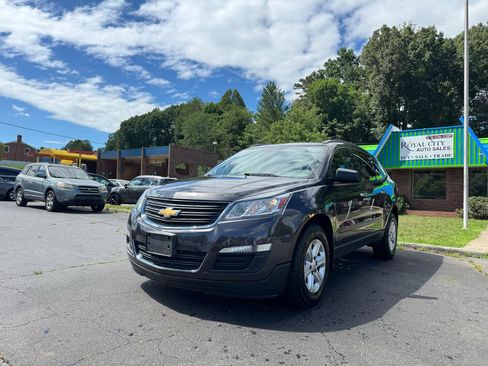 Used 2015 Chevrolet Traverse LS AWD/4WD image 1