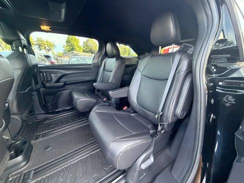 Used 2026 Toyota Sienna XLE Woodland Edition AWD/4WD image 21