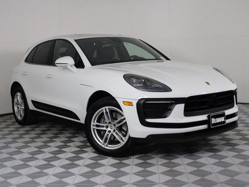 Used 2025 Porsche Macan image 9