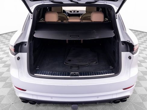 Used 2023 Porsche Cayenne Turbo S AWD/4WD image 31