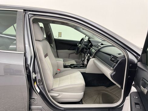 Used 2013 Toyota Camry LE image 25