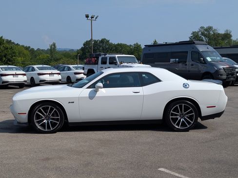 Used 2023 Dodge Challenger R/T RWD image 6