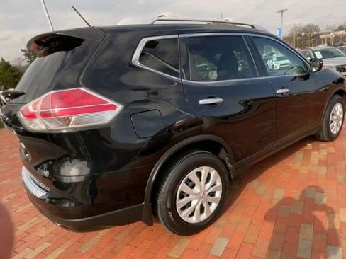 Used 2016 Nissan Rogue S w/ Appearance Package image 9