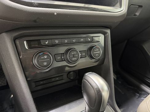 Used 2021 Volkswagen Tiguan SE AWD/4WD image 11