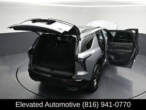 Used 2024 Chevrolet Traverse RS w/ LPO, Floor Liner Package AWD/4WD image 35