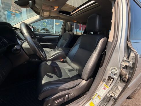 Used 2019 Toyota Highlander XLE AWD/4WD image 8