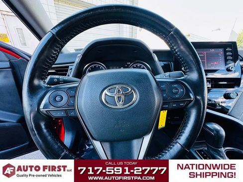 Used 2022 Toyota Camry SE image 11