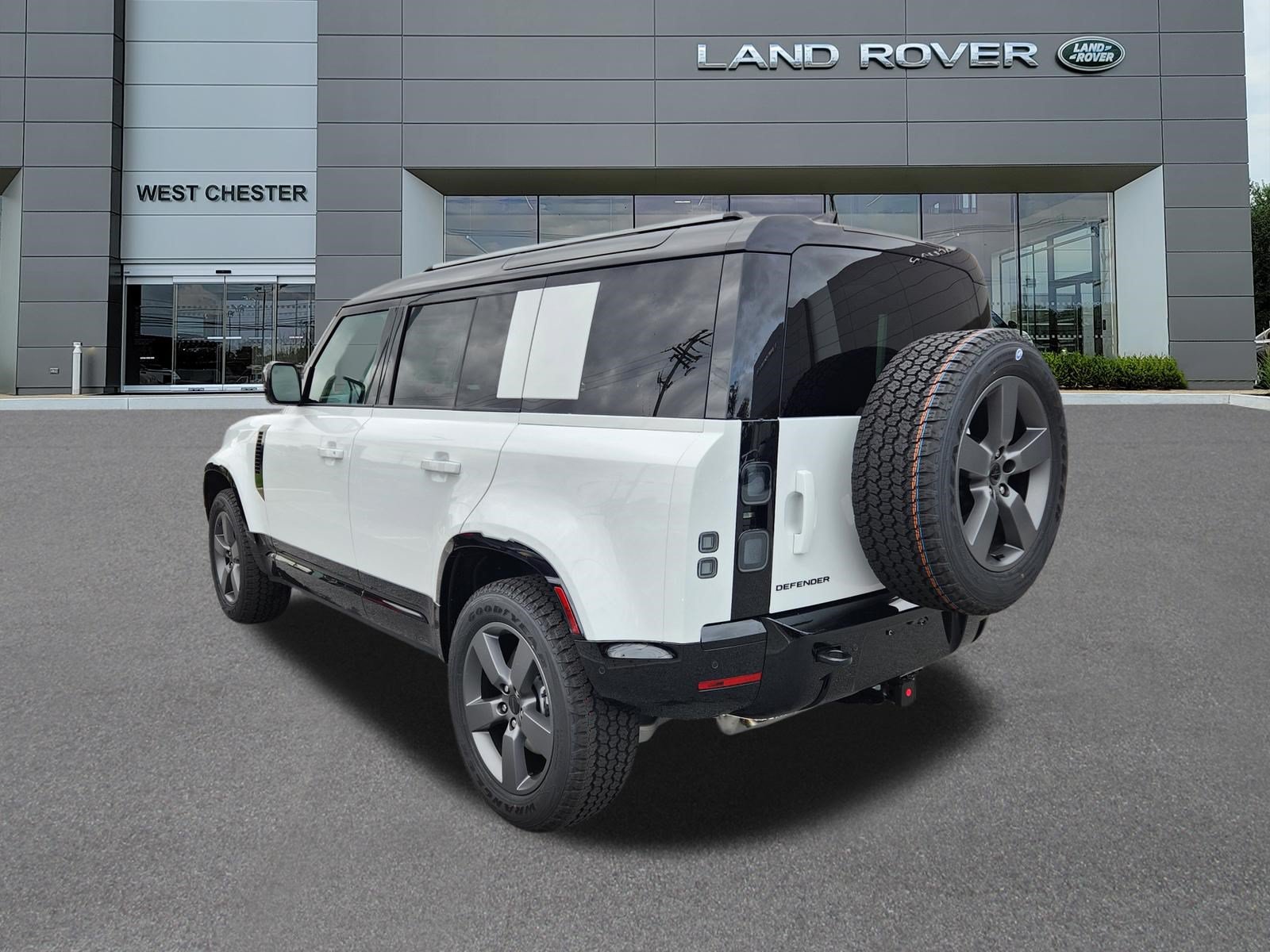 New 2026 Land Rover Defender 110 X-Dynamic SE AWD/4WD image 3