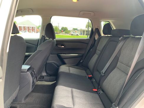 Used 2024 Nissan Rogue SV FWD image 23